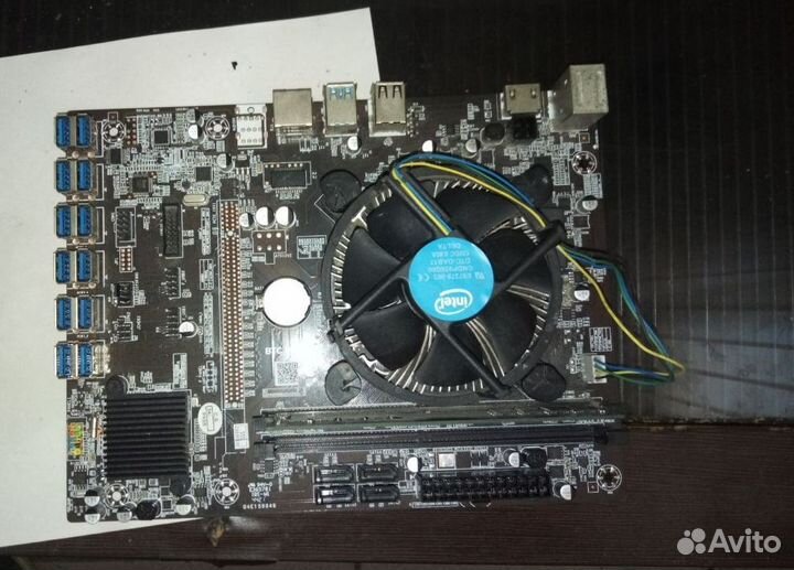 Материнская плата с процессором