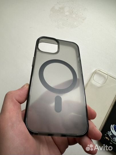 Чехлы для iPhone 13