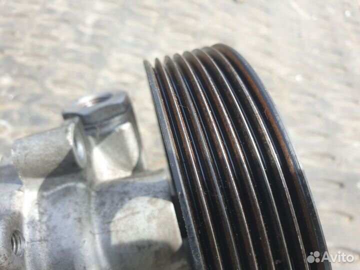 Насос гидроусилителя гур Renault Duster 491101428R