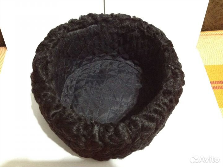 Шапка ушанка из каракуля с кожаным верхом 54 разм