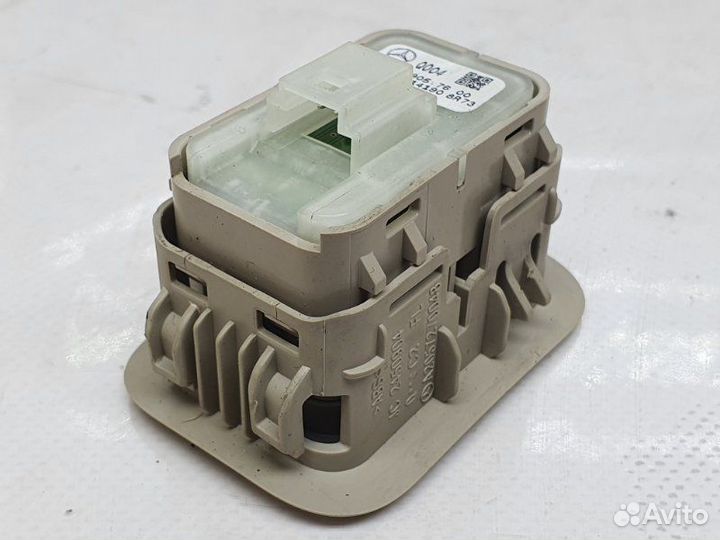 Кнопка открывания багажника Mercedes-Benz C W205