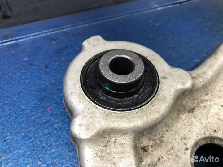 Рычаг нижний передний левый Nissan Teana J32