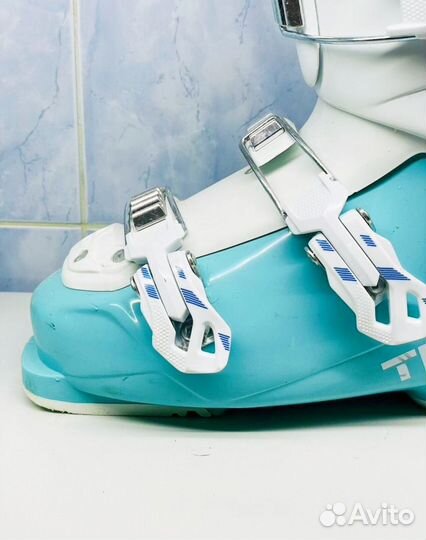 Горнолыжные ботинки женские