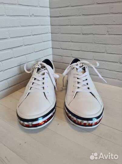 Кроссовки женские 37 Tommy Hilfiger