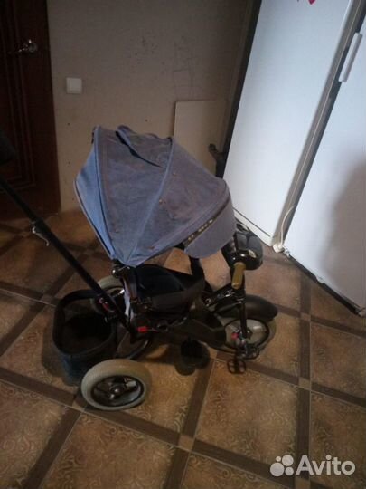 Детский трехколесный велосипед коляска