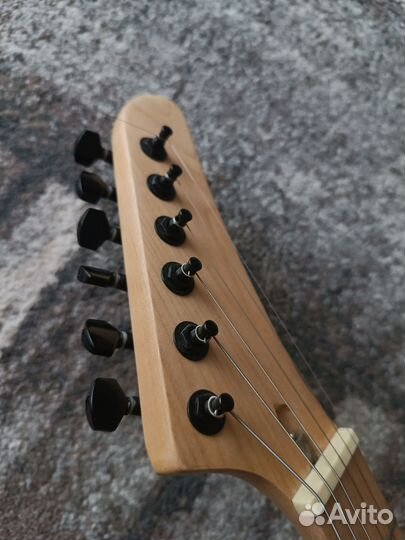 Электрическа тревел Гитара