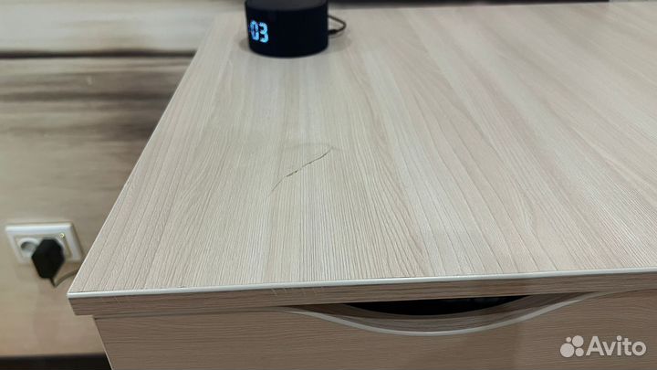 Письменный стол