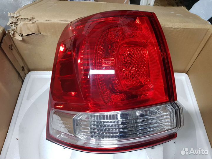 Toyota land cruiser 200 задние фонари комплект