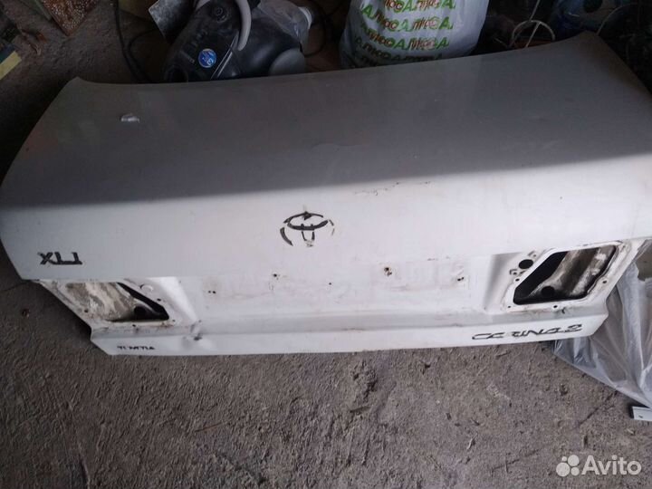 Крышка багажника carina e