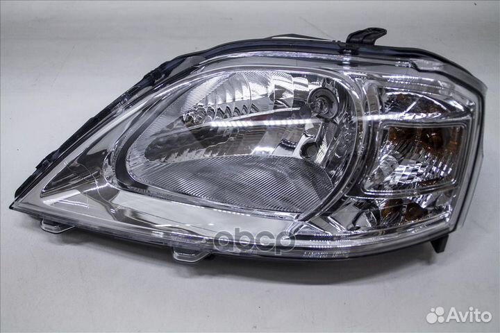 Фара левая 8200744753 LADA