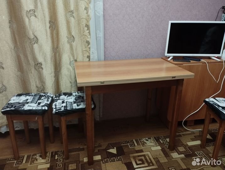 Продам стол