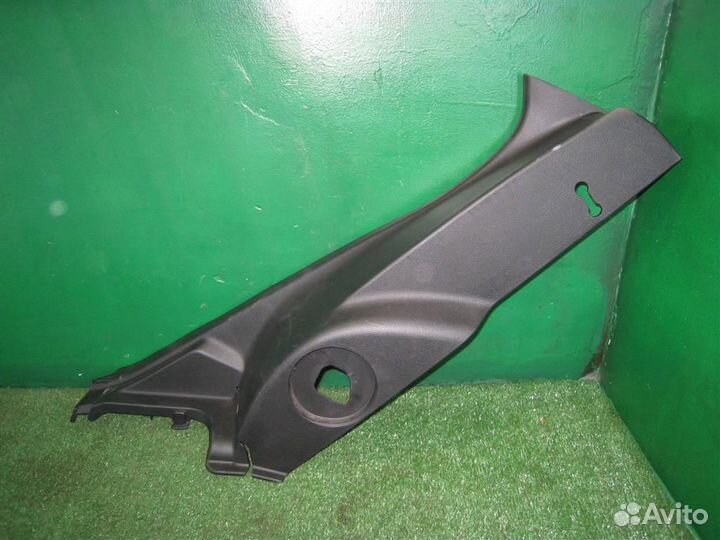 Обшивка правой стойки Toyota Auris E18 2015