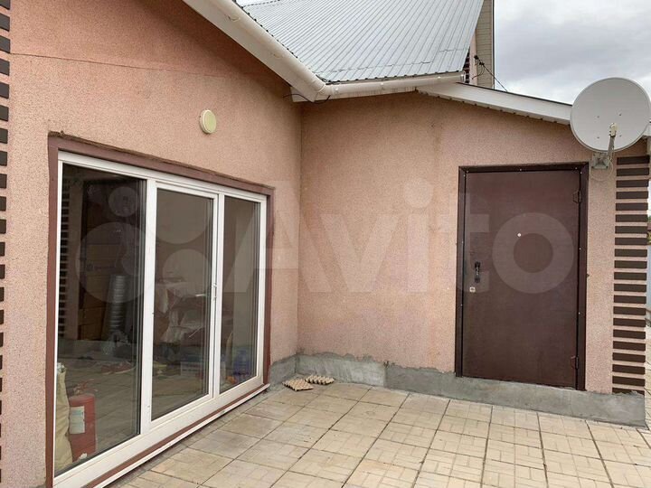 Коттедж 186 м² на участке 8,3 сот.