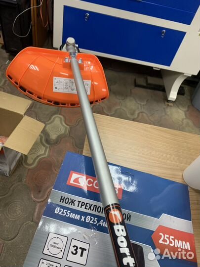 Бензиновый триммер