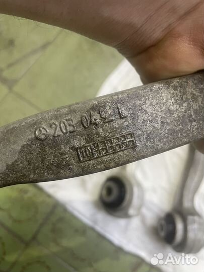 Передние рычаги Mercedes w204