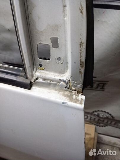 Дверь Toyota Sienna / Тойота Сиенна 2 (2004-2009)