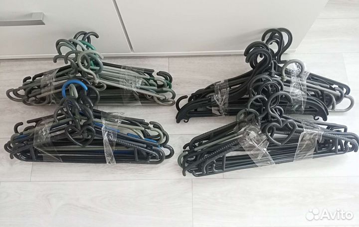 Вешалки для одежды