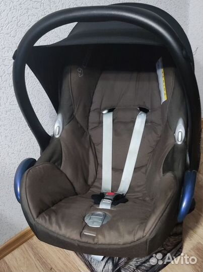 Продам детское автокресло maxi cosi от 0 лет