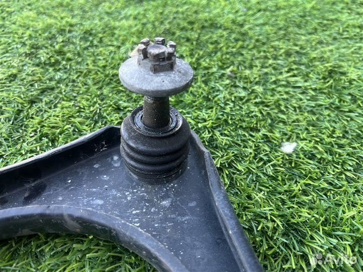 Рычаг подвески верхний левый правый передний Lexus