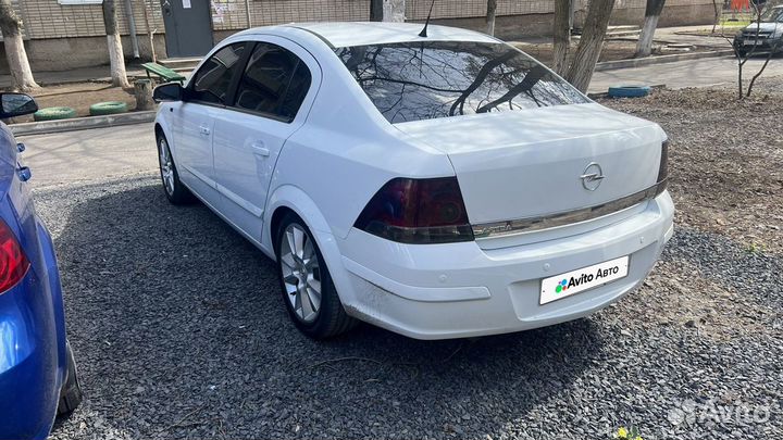 Opel Astra 1.6 МТ, 2008, 220 000 км