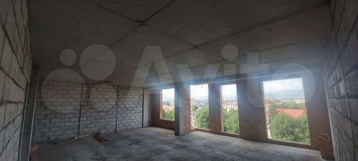 2-к. квартира, 71 м², 8/8 эт.