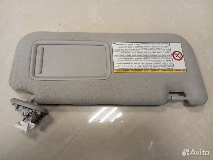 Козырек солнцезащитный правый Toyota Corolla E150