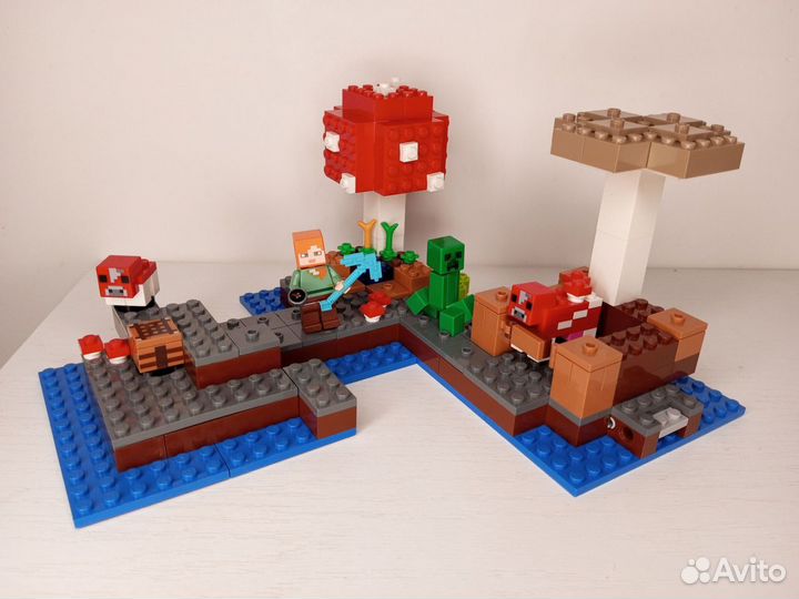 Lego Minecraft 21129 The Mushroom Island