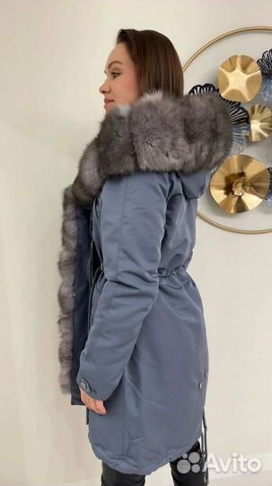 Женская парка с натуральным мехом песца