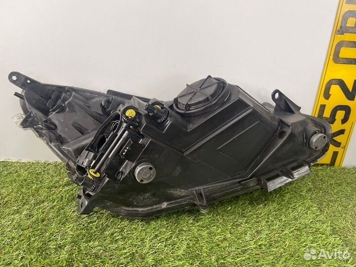 Фара левая Opel Corsa D хетчбэк 3 дверный A12XER