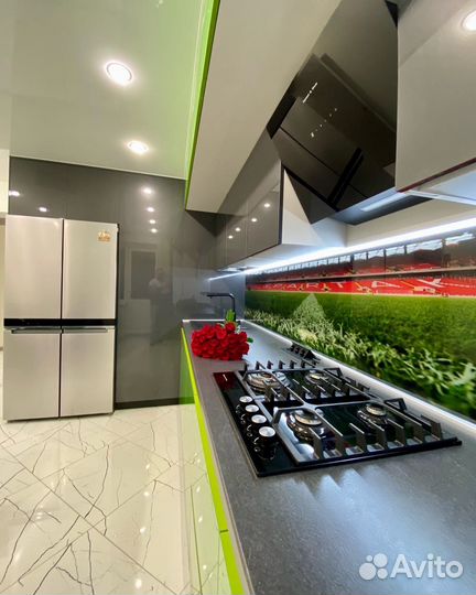 Кухня на заказ с доводчиками в Челябинске