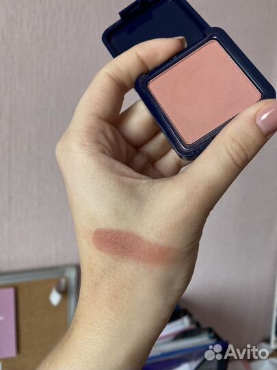 Румяна shu cheeky boom