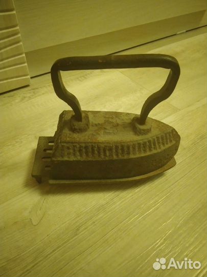 Утюг чугунный старинный