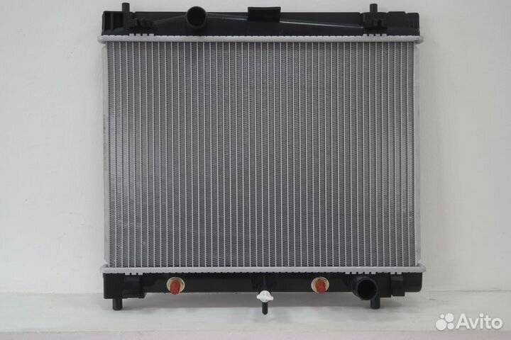 Радиатор охлаждения Тойота Ярис ZSP110 2NZ-FE/1NZ