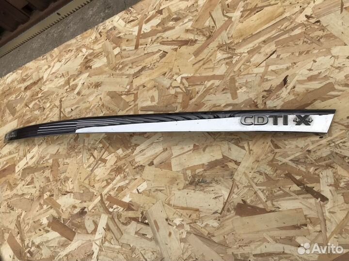 Хром молдинг двери багажника Opel Antara