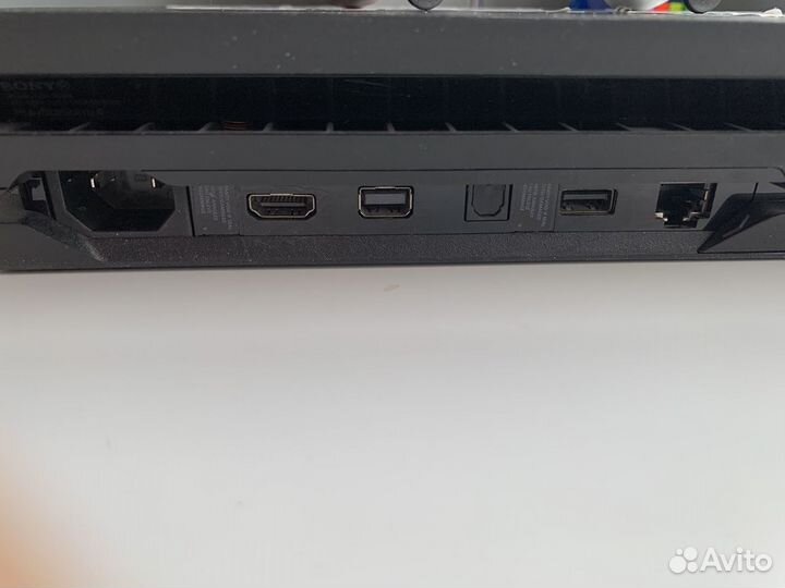 Продам playstation 4 pro 1tb