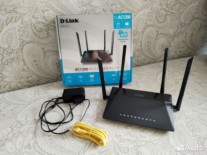 Wi-Fi роутер D-Link DIR-825/R1