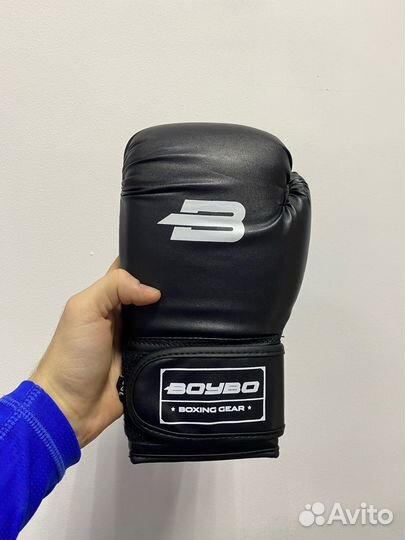 Боксерские перчатки BoyBo Basic