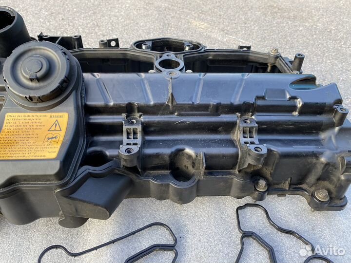 Клапанная крышка 11 12 7 588 412