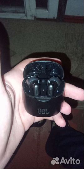 Беспроводные наушники jbl