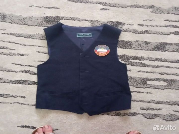 Жилетка для мальчика школьная 140