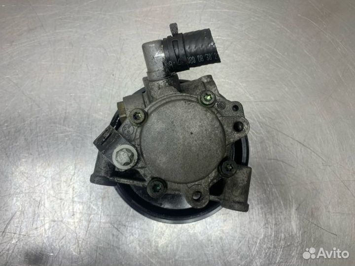 Насос гидроусилителя руля Mercedes C-Class W203