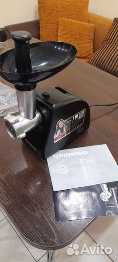 Мясорубка электрическая