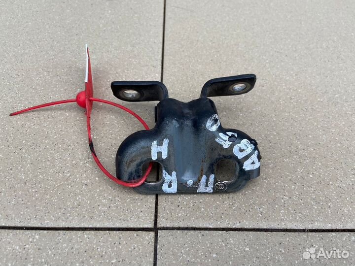 Петля двери передняя правая Chevrolet Авео Т300