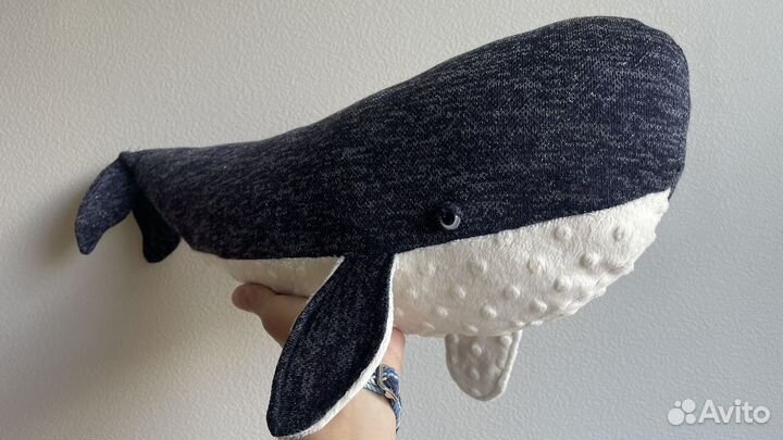 Красивый кит