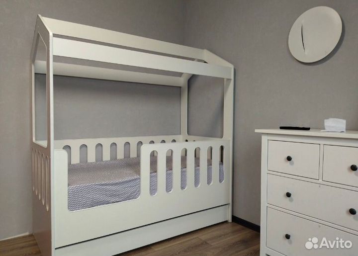 Кровать домик