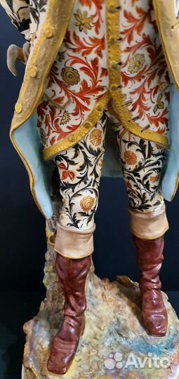 Статуэтка галантного юноши, Франция 19век