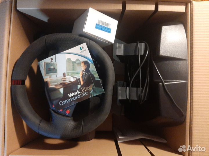 Игровой руль с педалями(зарезервиравоно)