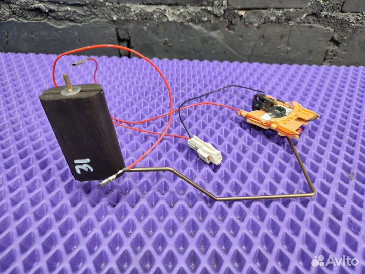 Датчик уровня топлива Nissan X-Trail NT32-009108