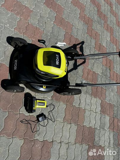 Бесщеточная газонокосилка Ryobi MAX power RY36