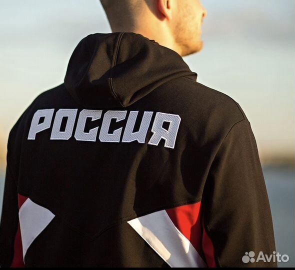 Мужской спортивный костюм Russia в черном цвете